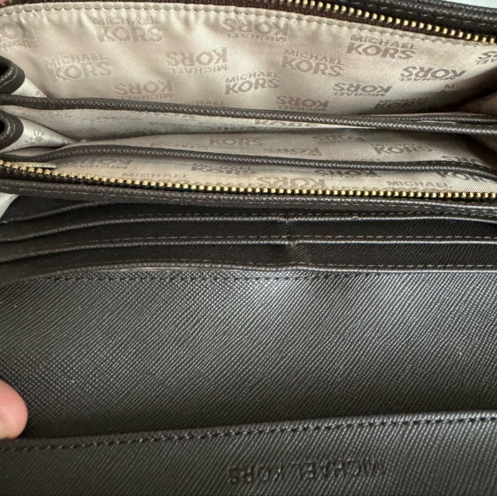 Michael Kors Jet Set Bag and Wallet - Picture 9 of 9